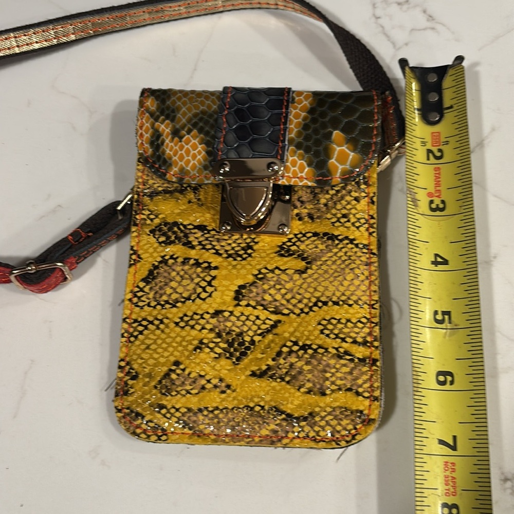 Woman’s small  shoulder purse with animal print. NWOT - Picture 3 of 6
